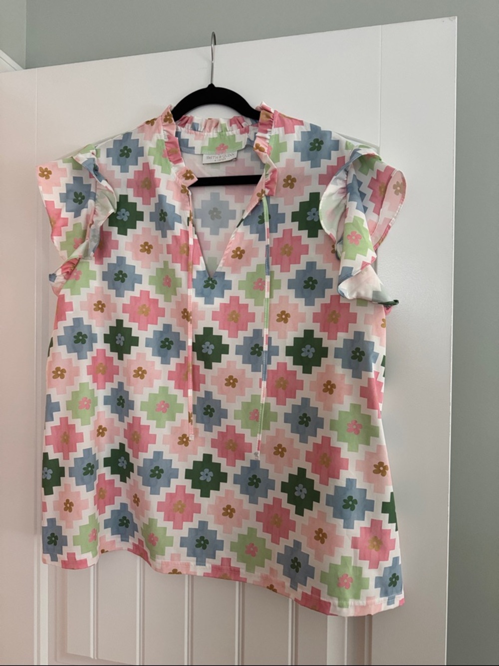 Smith & Quinn Geo Floral Ruffle Sleeve Blouse in Pink & Green